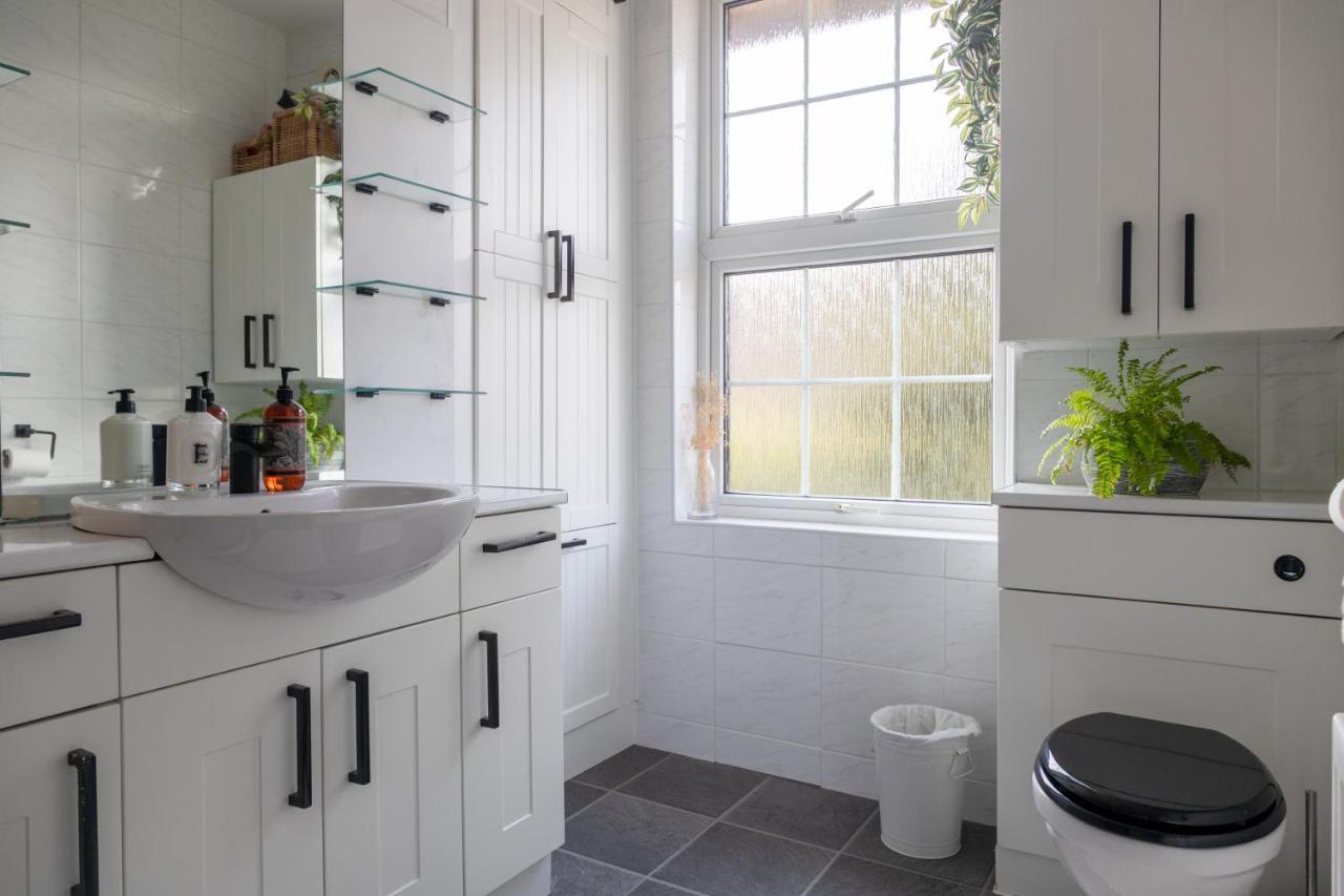 Hereford City - St Owens Terrace - Comfortable & Spacious Well Presented Three Storey House, Perfect For A Weekend Away & Exploring The City On Foot - Hosted By Rentmyhouse Esterno foto