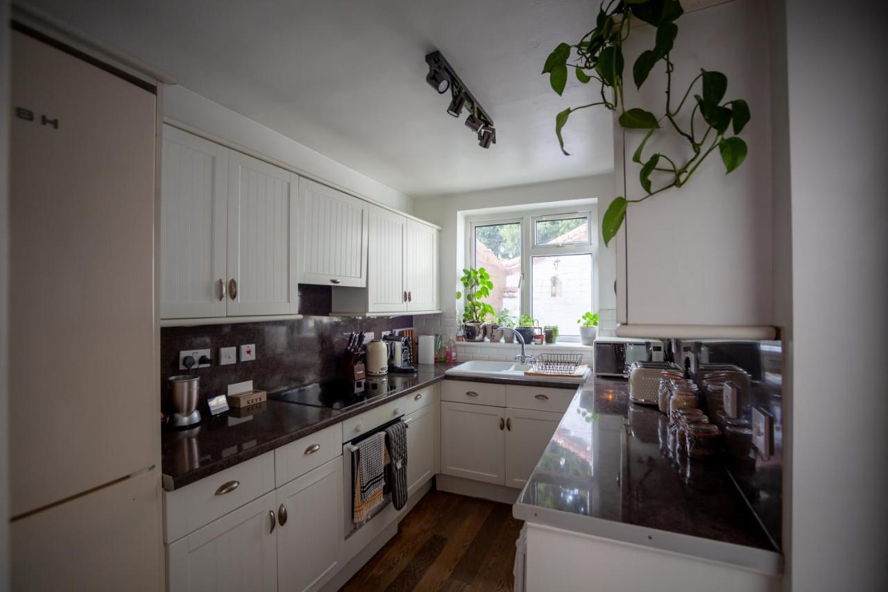 Hereford City - St Owens Terrace - Comfortable & Spacious Well Presented Three Storey House, Perfect For A Weekend Away & Exploring The City On Foot - Hosted By Rentmyhouse Esterno foto