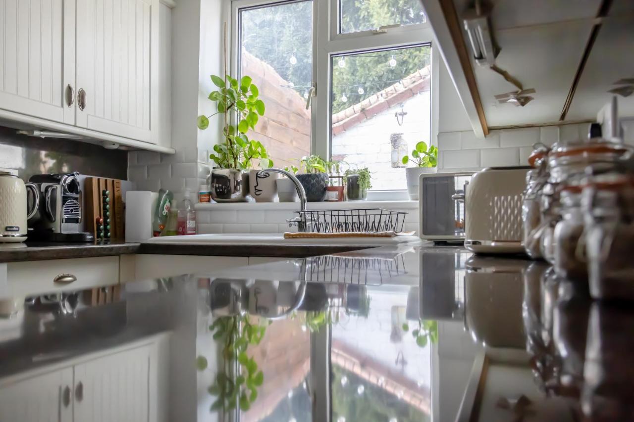 Hereford City - St Owens Terrace - Comfortable & Spacious Well Presented Three Storey House, Perfect For A Weekend Away & Exploring The City On Foot - Hosted By Rentmyhouse Esterno foto