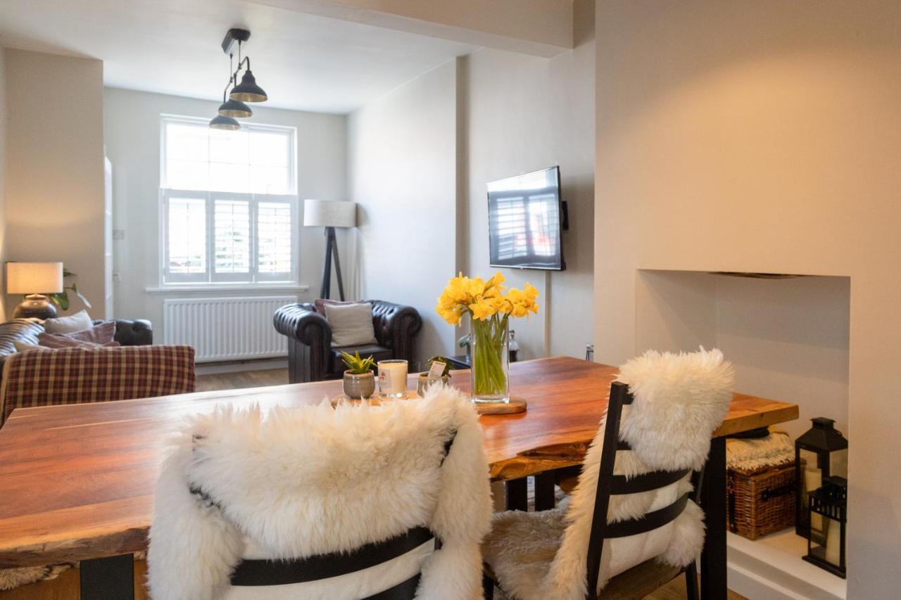 Hereford City - St Owens Terrace - Comfortable & Spacious Well Presented Three Storey House, Perfect For A Weekend Away & Exploring The City On Foot - Hosted By Rentmyhouse Esterno foto