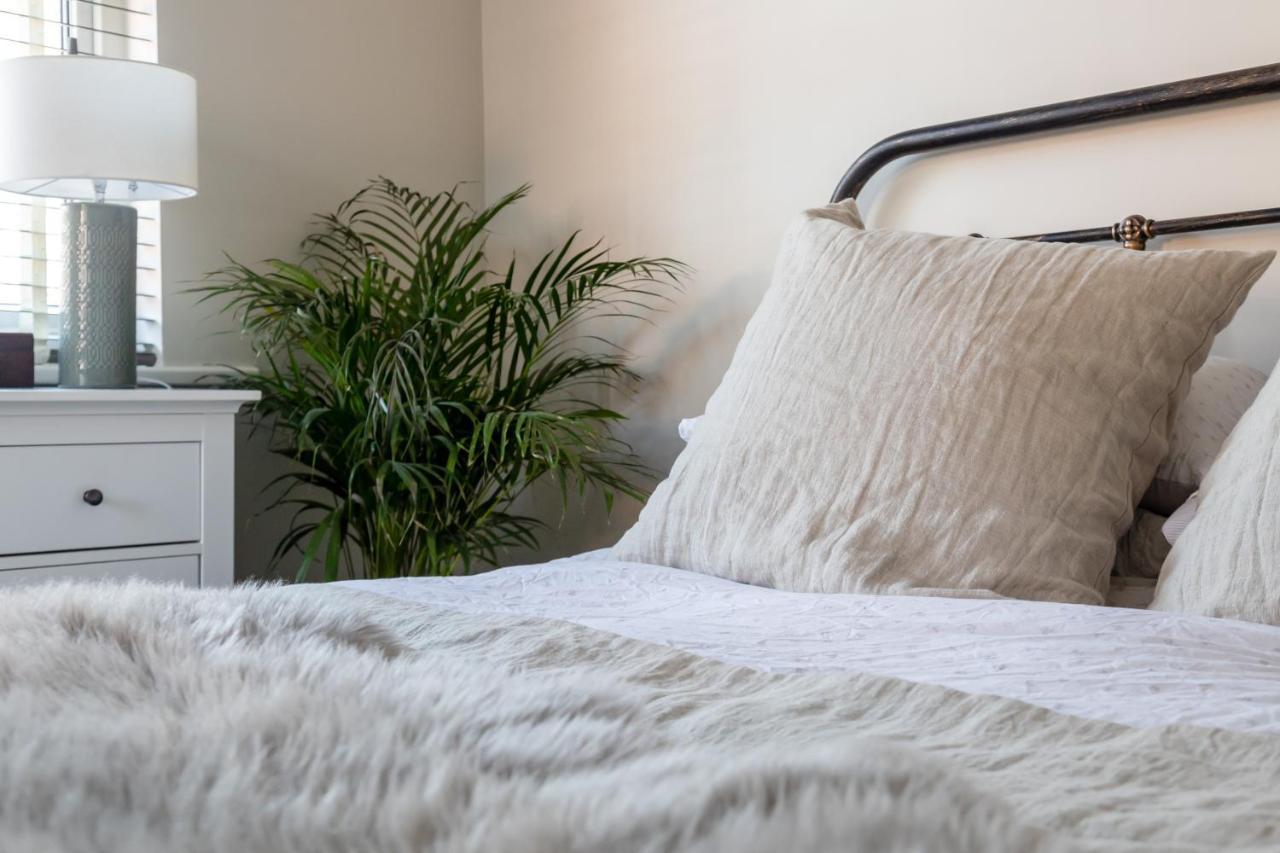Hereford City - St Owens Terrace - Comfortable & Spacious Well Presented Three Storey House, Perfect For A Weekend Away & Exploring The City On Foot - Hosted By Rentmyhouse Esterno foto