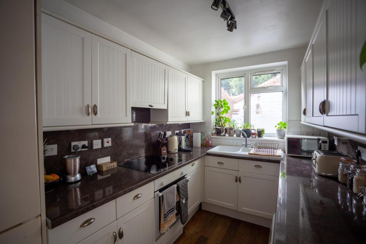 Hereford City - St Owens Terrace - Comfortable & Spacious Well Presented Three Storey House, Perfect For A Weekend Away & Exploring The City On Foot - Hosted By Rentmyhouse Esterno foto